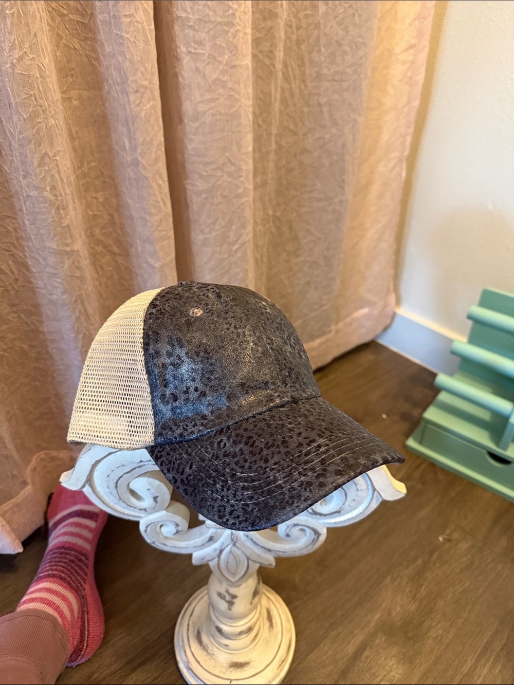 Mesh Back Leopard Hat